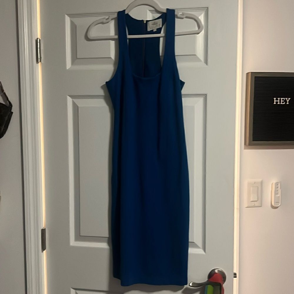 Blue Sleevelesss Dress Size Small Excellent Conditionn - Form Fitting Mid Length